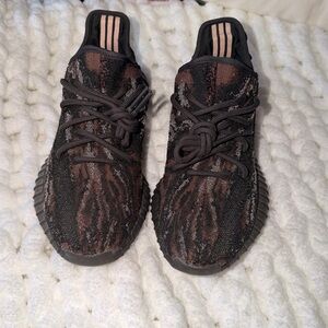 Adidas Yeezys men size 7